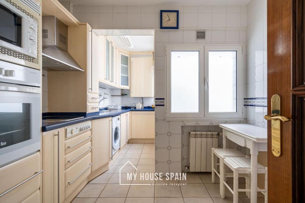 Myhousespain - Piso Centrico Junto A La Playa Gijon Exterior photo