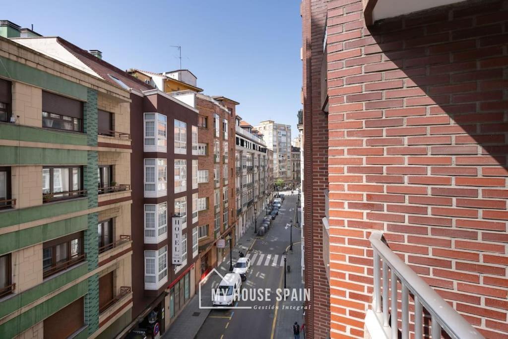 Myhousespain - Piso Centrico Junto A La Playa Gijon Exterior photo